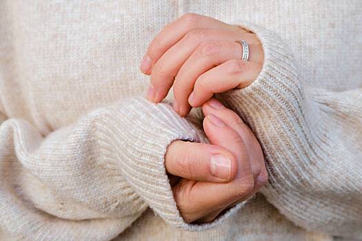 Врач указала на опасную причину холодных рук