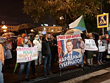 «Мы идем по лужам, Путин нам не нужен». Жители Хабаровска продолжают протестовать
