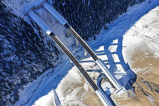 Появились фото самого длинного в мире автодорожного тоннеля