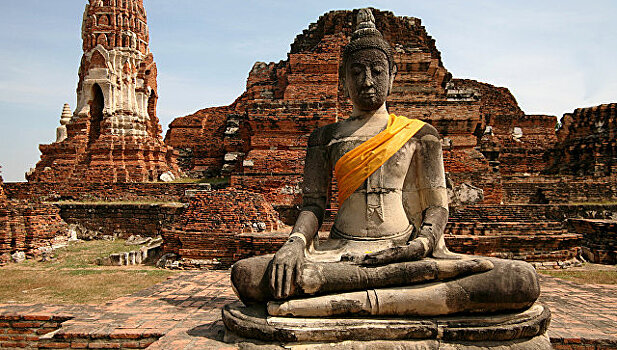 Подозреваемые в коррупции в Таиланде буддийские монахи лишены сана