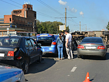 Устроенное лихачом на "Мерседесе" ДТП из пяти машин попало на видео