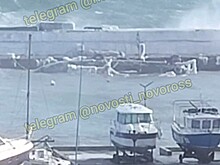 Ураганный ветер перевернул и утопил катер в Новороссийске