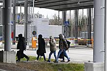 «Родители плачут и боятся, что больше нас не увидят» Финляндия закрывает границу с Россией. Как это разъединяет семьи?