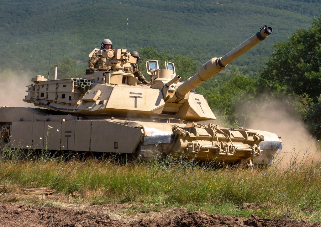 США объяснили задержку с поставками танков Киеву