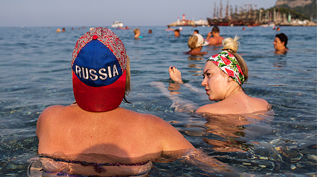 Более 500 тысяч россиян остались без отдыха в Турции