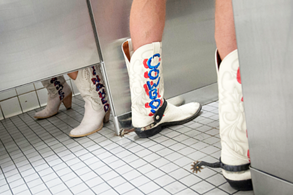 какающие девушки The New York Times подняли на смех за статью о «какающих женщинах» -  Рамблер/женский