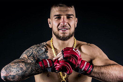 Непобежденный украинский боец Амосов проведет бой за титул чемпиона Bellator