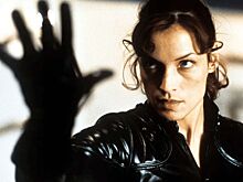 Звезда «Людей Икс» Фамке Янссен не приедет в Москву