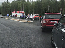 Десятки автомобилей застряли на трассе М-11 без бензина