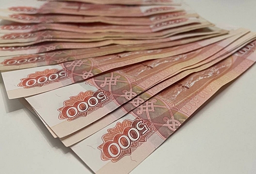 До 135 тысяч рублей: названы зарплаты руководителей омских ДК и городских театров