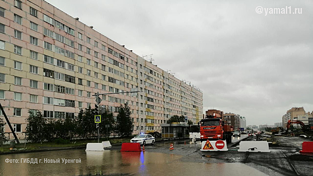 В Новом Уренгое водитель сбил дорожника и скрылся с места ДТП.ВИДЕО