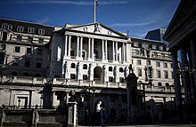 Politico: британские банки стали блокировать счета компаний, торгующих с Украиной