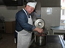Еда от мэра: на конкурсе поваров Лукашев приготовил борщ
