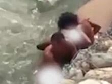 Видео: перевозбужденная колумбийская парочка занялась сексом на глазах туристов