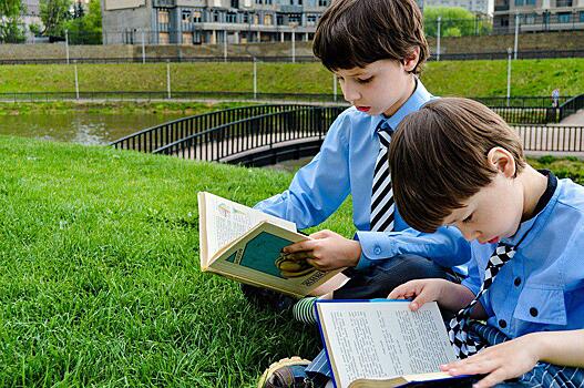 В районе Марьино составили список популярных среди детей в летний период книг