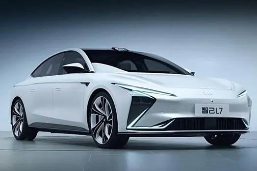 На авторынке России появился китайский седан Zhiji L7