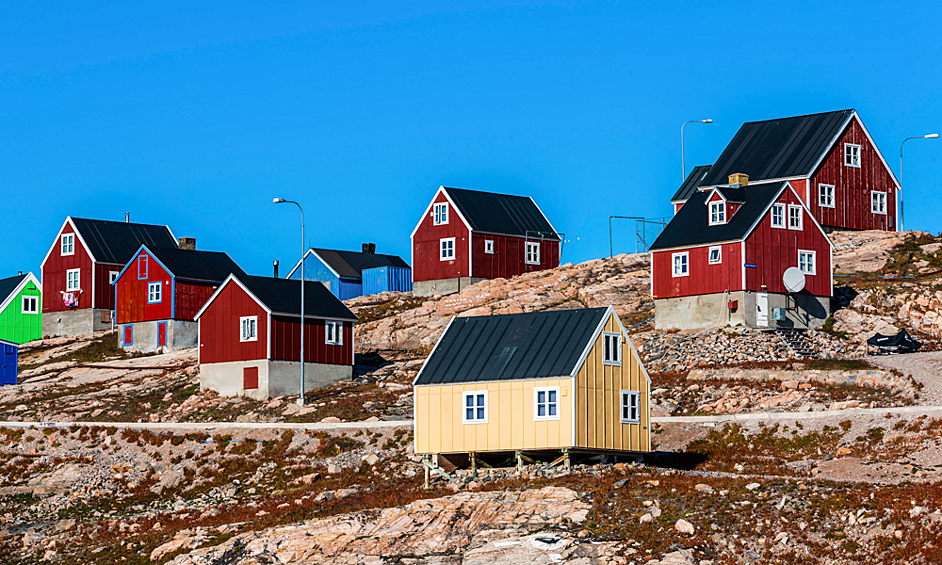 Иллоккортоормиут — город на востоке Гренландии, в коммуне Сермерсоок. Это один из самых удалённых городов Гренландии — добраться до него можно лишь самолётом, затем вертолётом или лодкой — несколько месяцев в году. Население города по данным на 2013 год составляет 452 человека