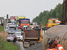 На размытой трассе в Тюменской области ввели «сухой закон»