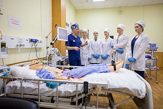 Как в столичном колледже готовят медсестер и медбратьев