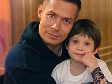 Стас Пьеха признался, что ему трудно воспитывать сына