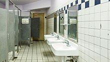 В Татарстане директор школы установил камеры в женских туалетах