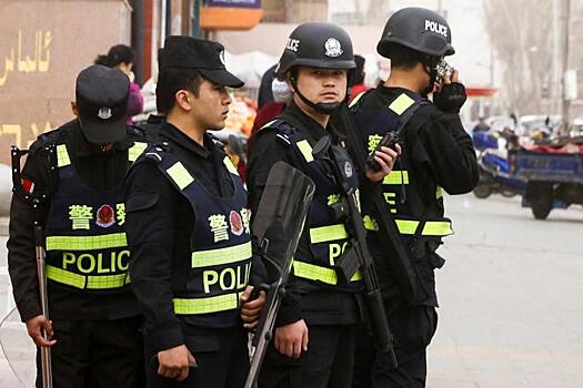 В Китае автомобиль сбил 13 человек на переходе