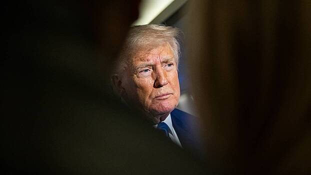 Мигранты могут снести Трампа