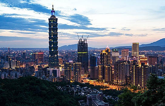 Три мощных землетрясения сотрясли Тайвань