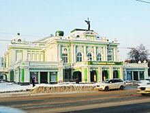 Директор омского театра драмы отменил бесплатные пригласительные