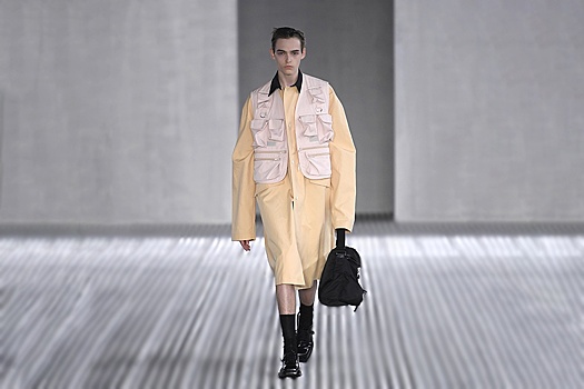 В модных коллекциях haute couture сезона весна-лето 2024 появились жилетки со множеством карманов. Как у Анатолия Вассермана