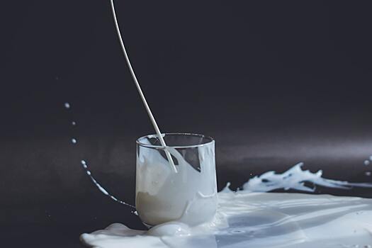 Врач раскрыла опасность жирного молока для пенсионеров