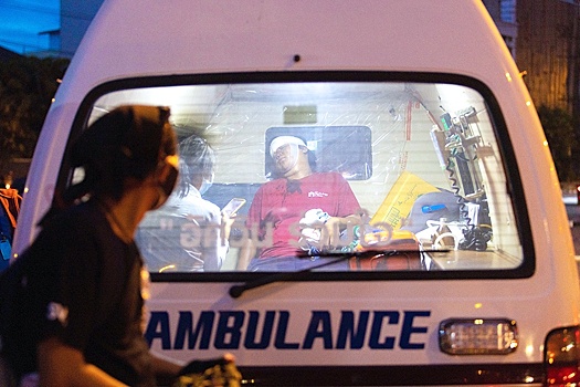 В Таиланде перевернулся автобус, десятки пассажиров пострадали