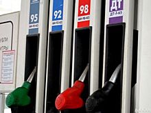 Половина московских водителей такси уйдут из профессии при стоимости бензина выше 50 рублей