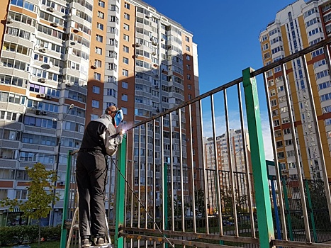Основание нескольких детских и спортивных площадок заменят во Внуковском