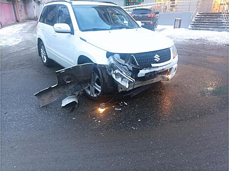 В тройном ДТП в Энгельсе покалечилась 33-летняя автоледи на «Subaru Impreza»