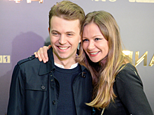 «Какой красивый парень»: старший сын Мироновой вызвал восторг у поклонников