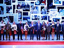 Иван Носков наградил дзержинцев, поддерживающих военнослужащих