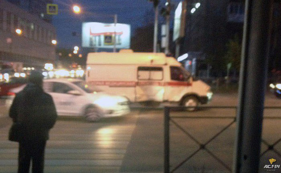 «Скорую» с тяжелым пациентом протаранил водитель «Лады»