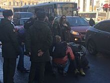На Невском проспекте в Петербурге водитель сбил девочку-подростка