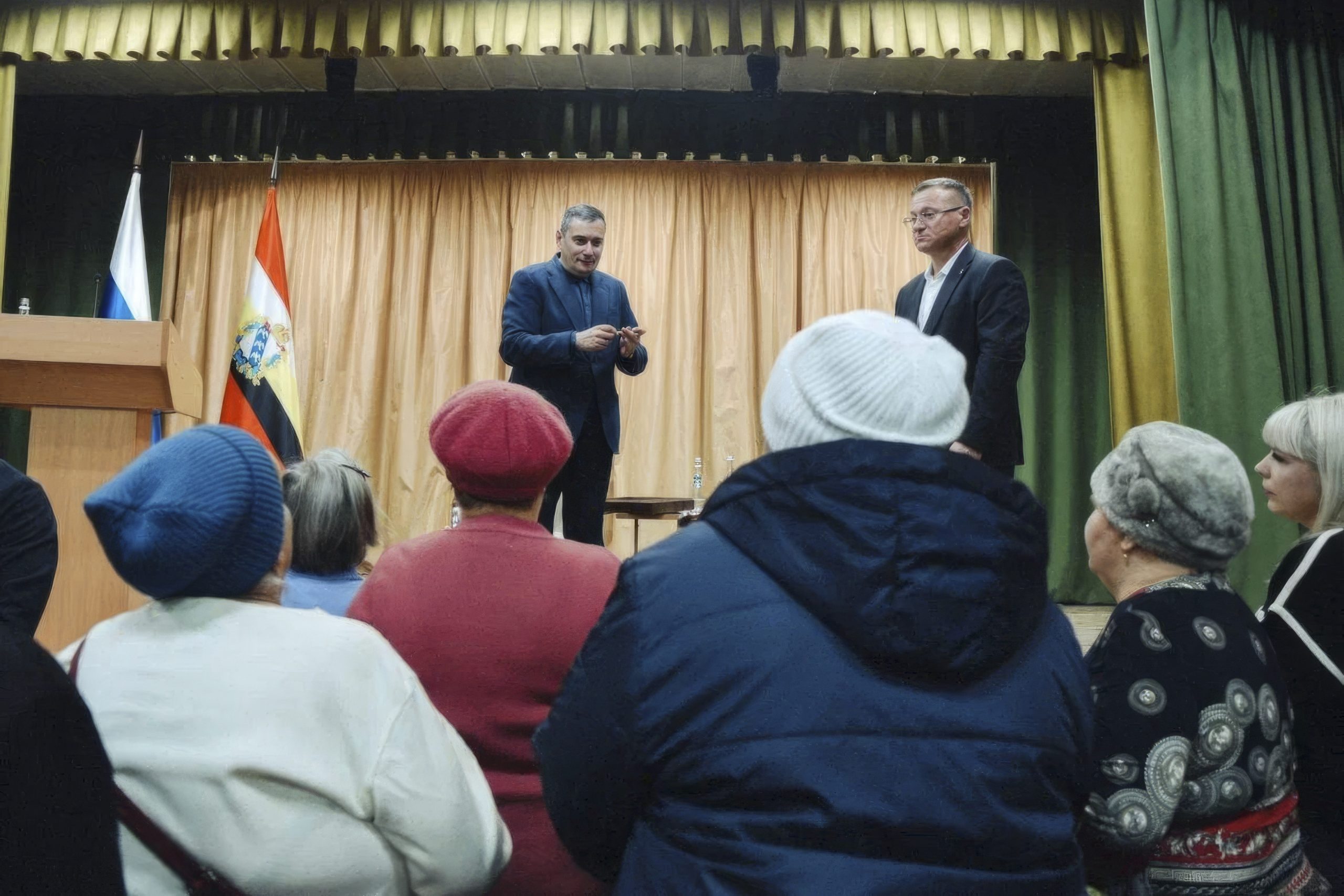 Библиотеку — обновить, ДК — построить