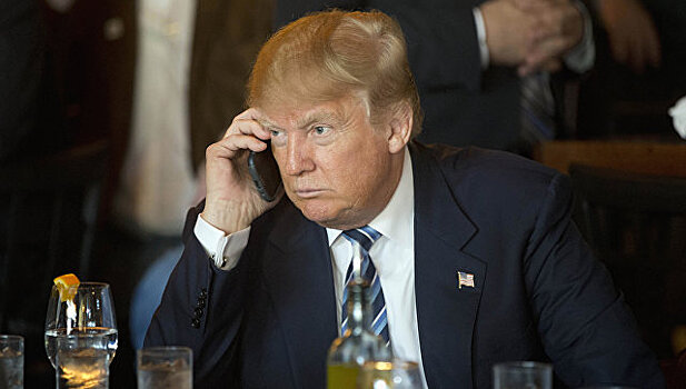 Трамп провел телефонный разговор с Меркель