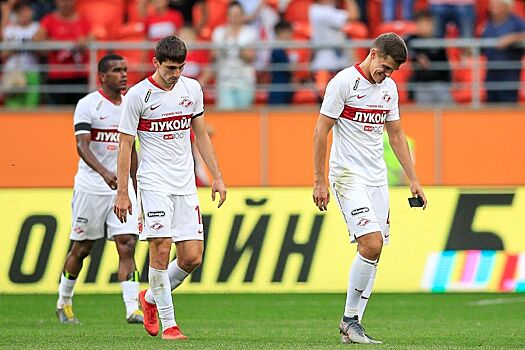 Черчесов объяснил, почему Бакаев и Зобнин не попали в заявку сборной России на матч с Молдовой