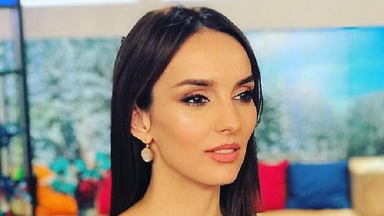 Керемет аққұба секс үшін қонаққа келді