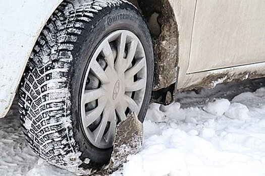 Синоптик Леус заявил, что автомобилистам ещё рано менять зимнюю резину