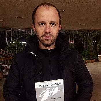 Одесский писатель: Лучше буду служить в «Азове», чем уеду жить в Россию