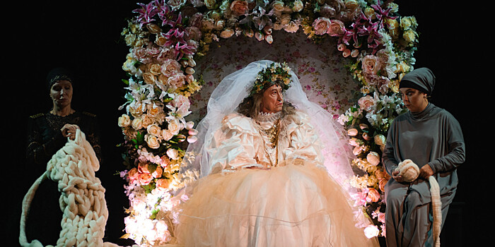 История о борьбе за право любить: трансляция спектакля «Дом Бернарды Альбы»