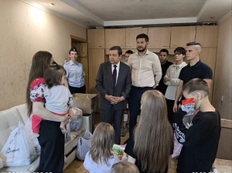 В Чувашии сотрудники полиции и представители Общественного совета при МВД посетили многодетную семью из Новочебоксарска