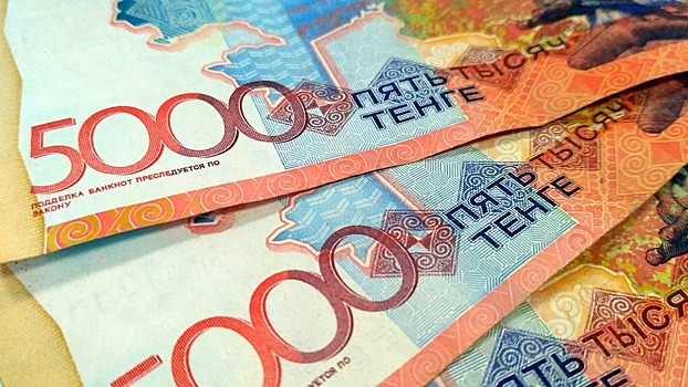Центробанк Казахстана начал запрещать покупку долларов, чтобы удержать тенге