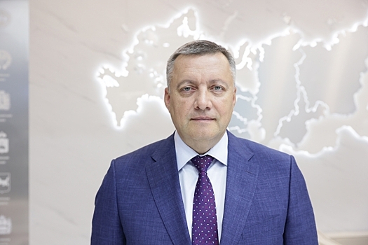 Полицейских, забросавших камнями вылетавшие из фуры дроны, наградили в Иркутской области