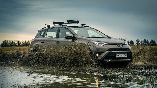 Новый Toyota RAV4 «спалился» на дорожных тестах